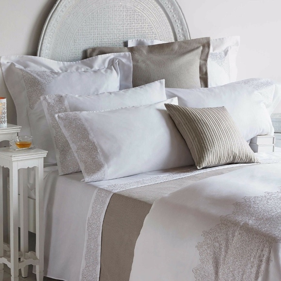SOLD!!  Frette Noto Ricamo Euro Shams 2 - Picture 1 of 6
